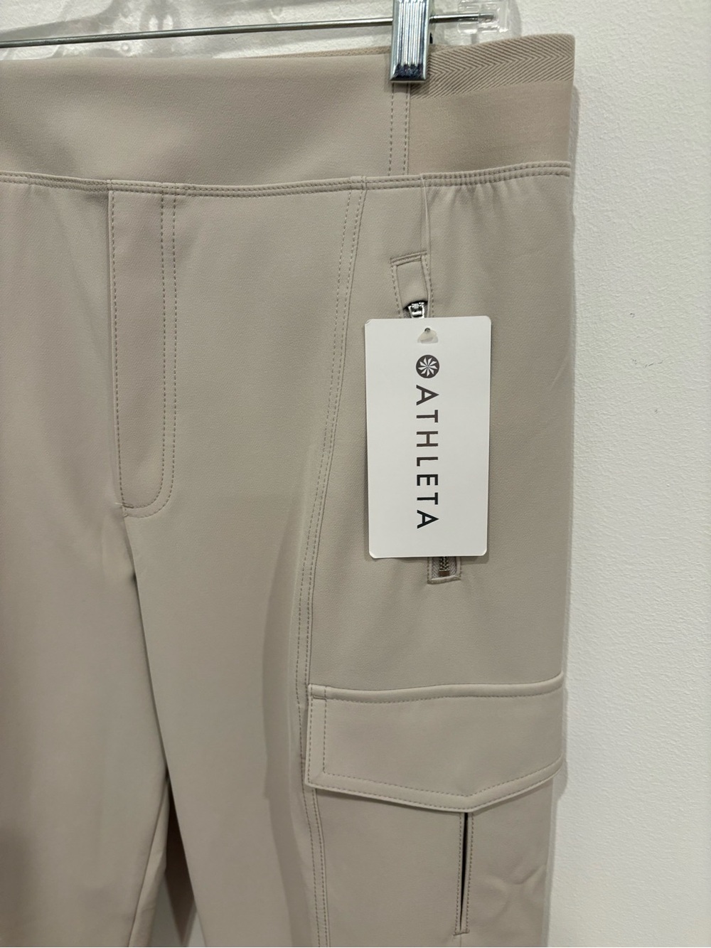 Athleta NEW WITH TAGS Endless Cargo Pant Grey Womens 12 Activewear Athleisure - Picture 8 of 14